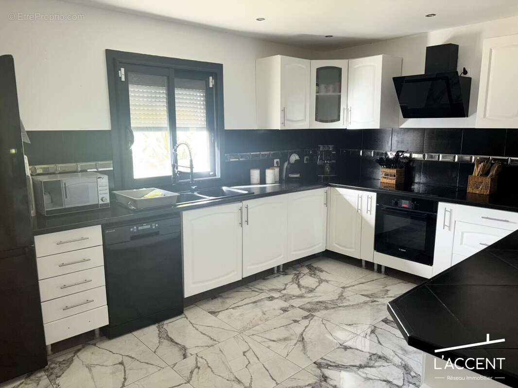 Maison à SAINT-GILLES