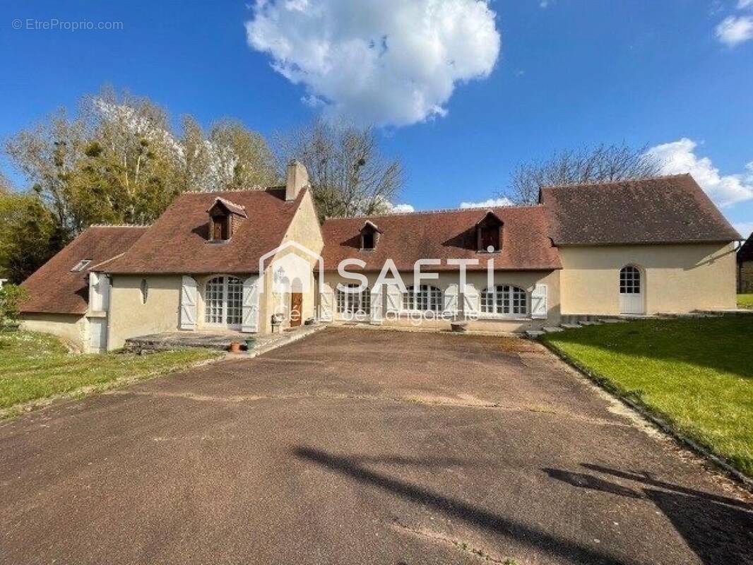 Photo 1 - Maison à AZAY-LE-FERRON