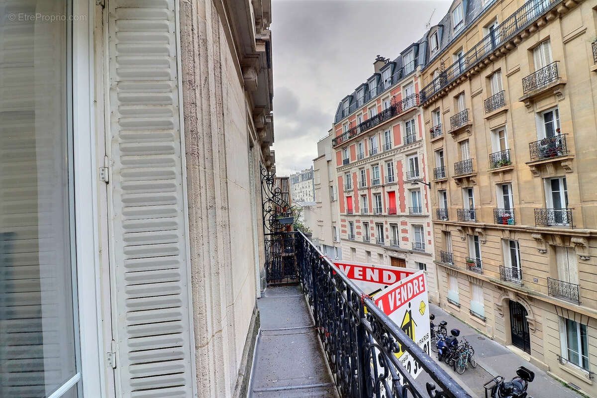 Appartement à PARIS-14E