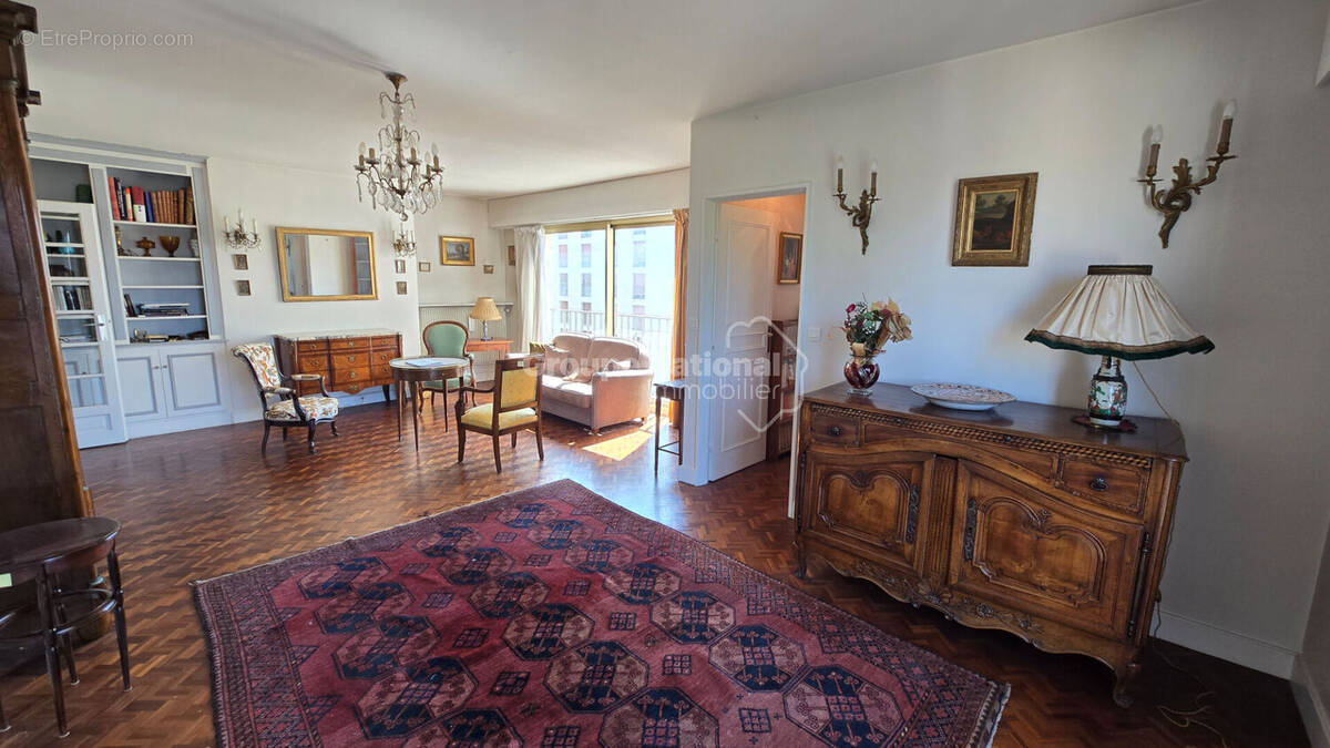 Appartement à VERSAILLES