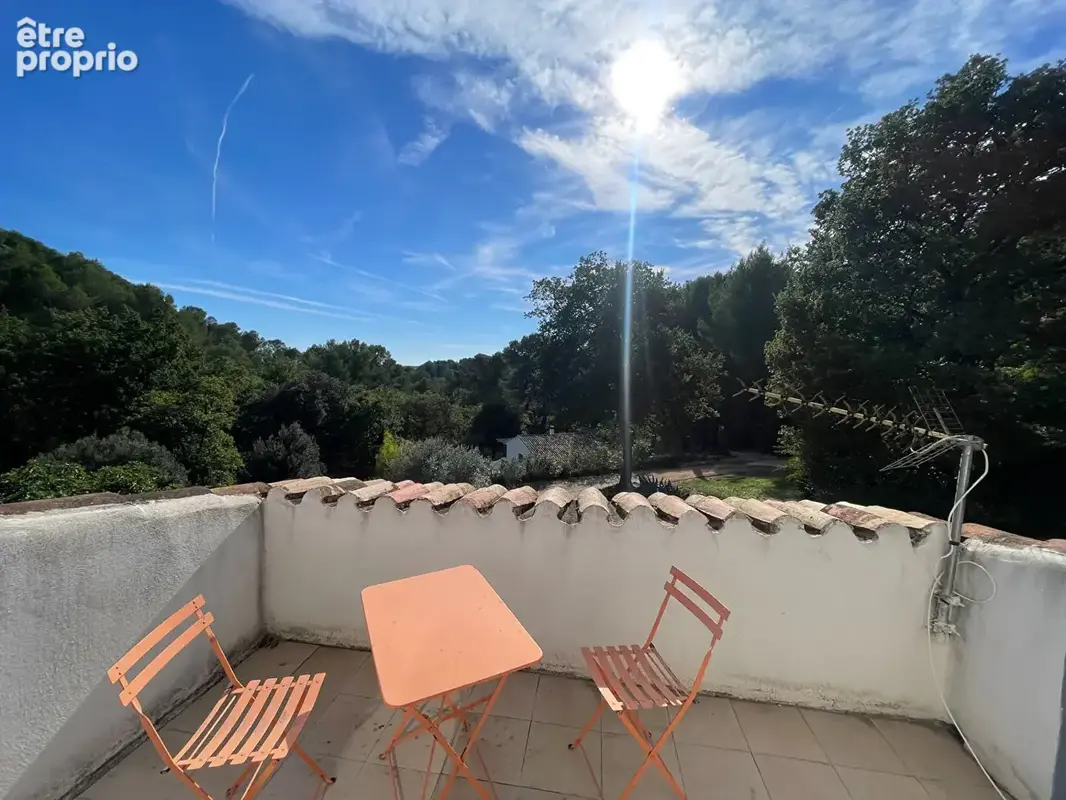 Eguilles - Maison 150m² sur beau terrain arboré de 6 300m² - photo 8