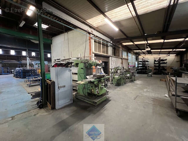 LOCAUX PRO de 5000m2 sur parcelle de 9000m2 - photo 27