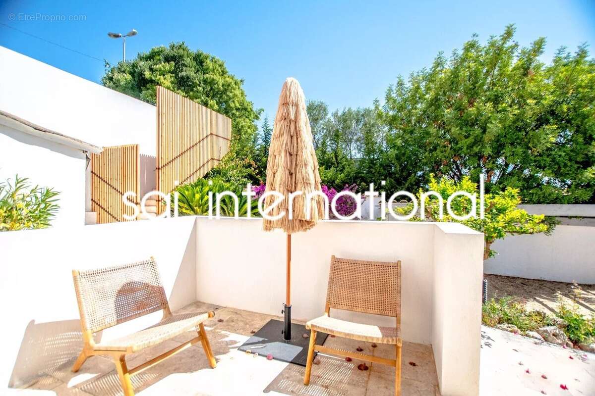 Maison à LES ISSAMBRES