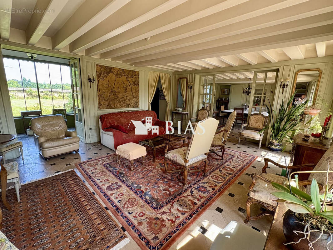 326 m² à Bourg-Achard  - photo 3