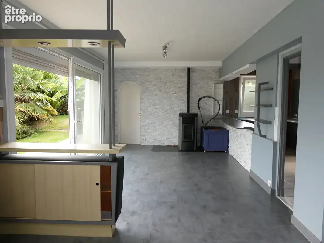 Maison avec jardin attenant au coeur de ville de Ambrières les Vallées. - photo 3
