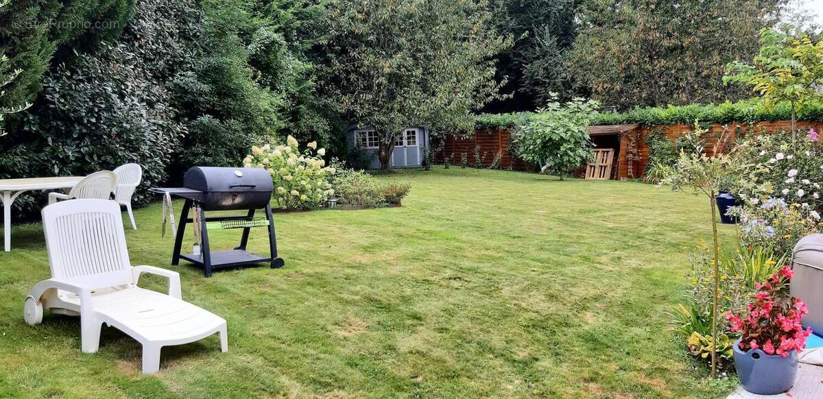 Photo 2 - Maison à VALLANGOUJARD