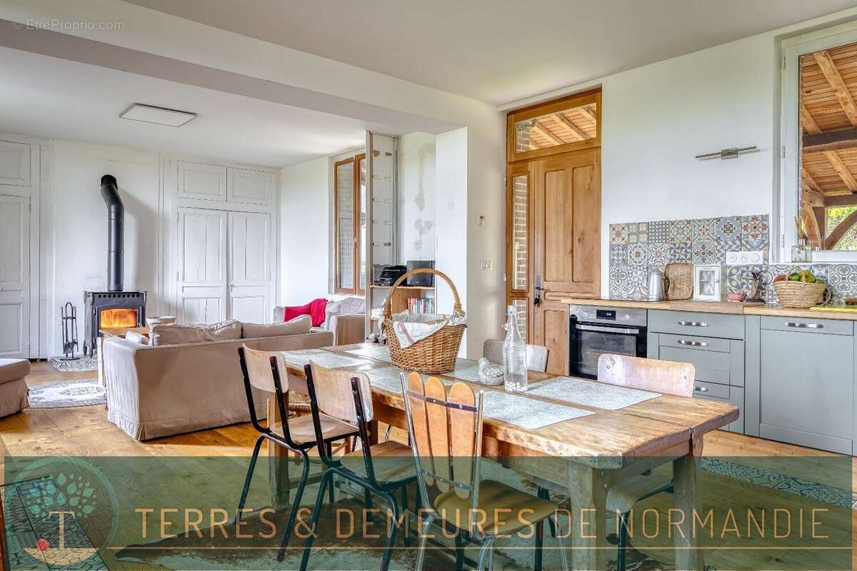 Maison à FONTAINE-EN-BRAY