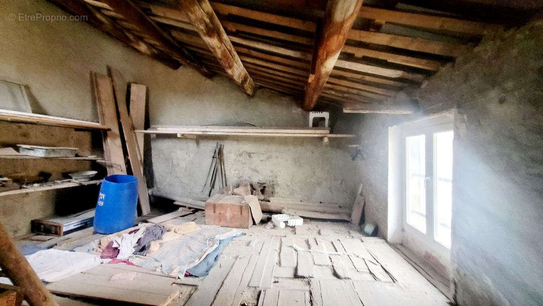 Piolenc centre village - photo 9