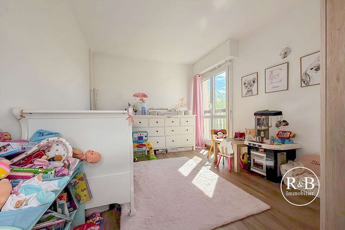 Appartement à LES CLAYES-SOUS-BOIS