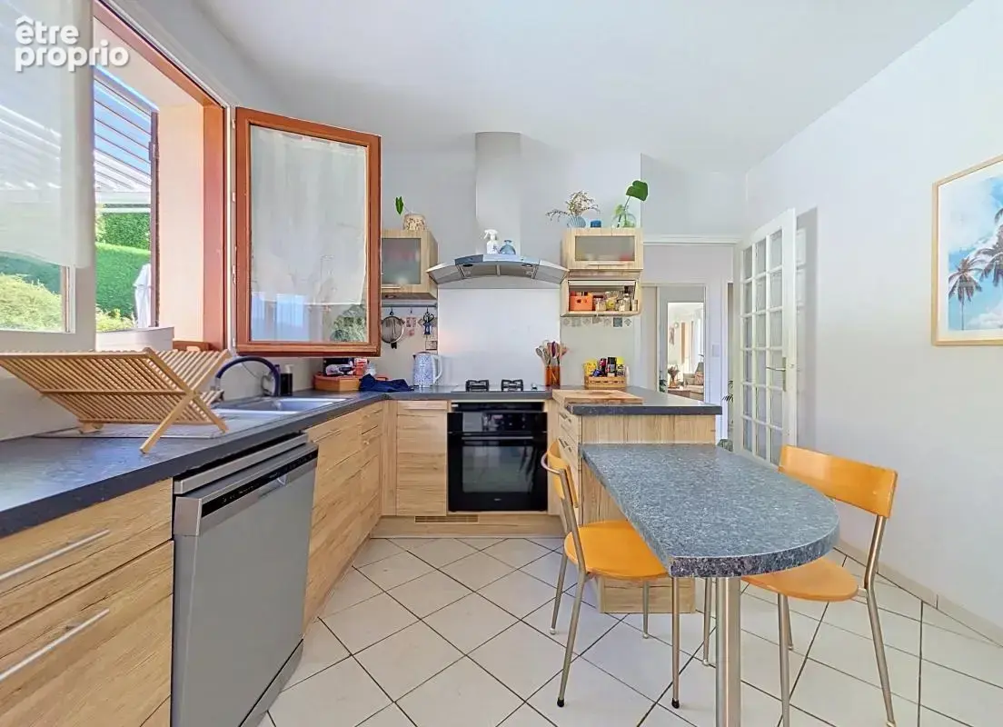 Maison - 3 Chambres - Sous sol complet - Cave - Double Garage - Deux terrasses - Pergola - Piscine - Jardin - Proche toutes comm - photo 18