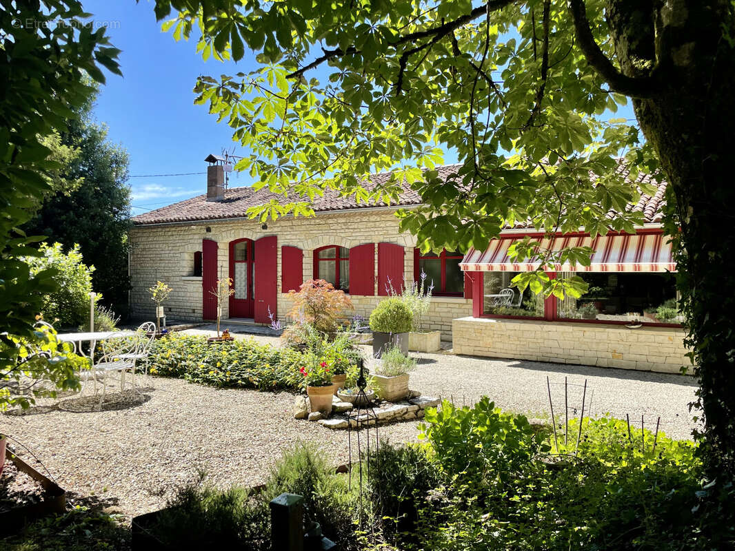 Maison à LA ROCHEFOUCAULD