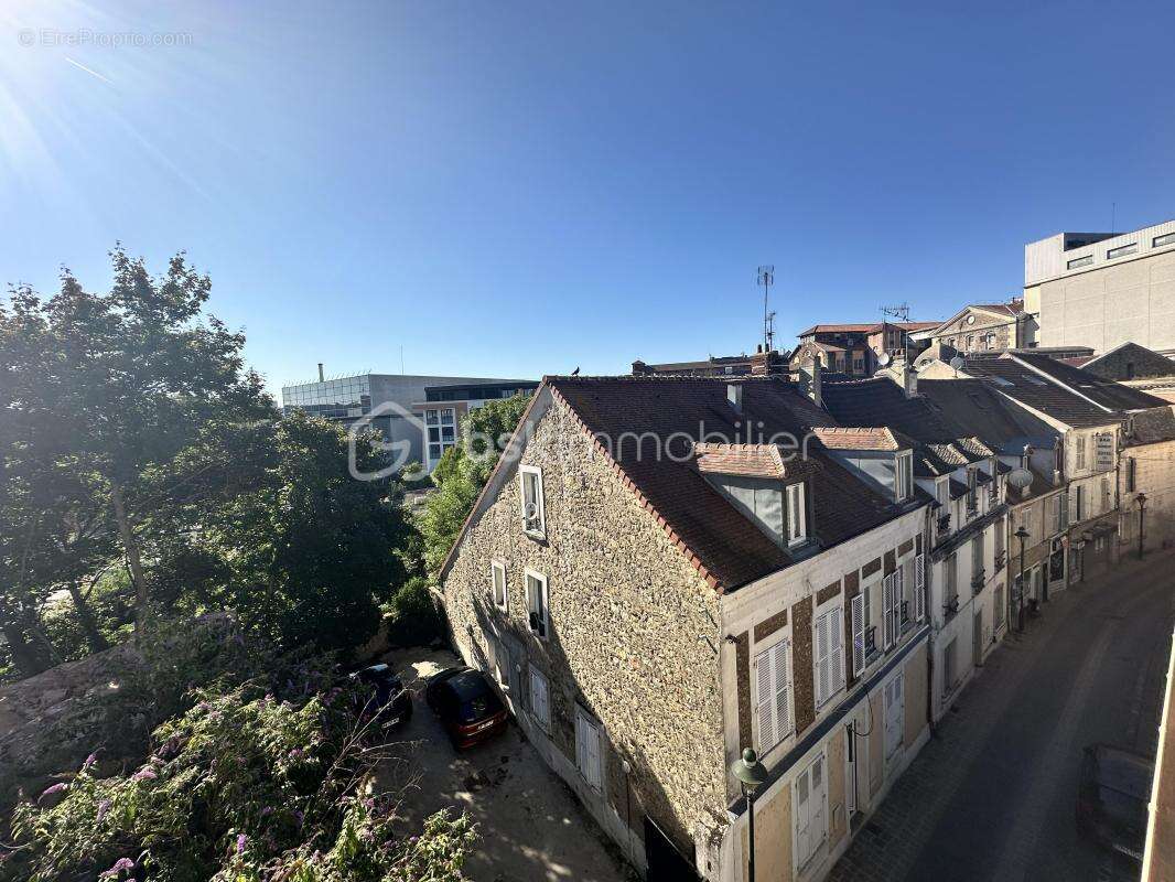 Appartement à CORBEIL-ESSONNES