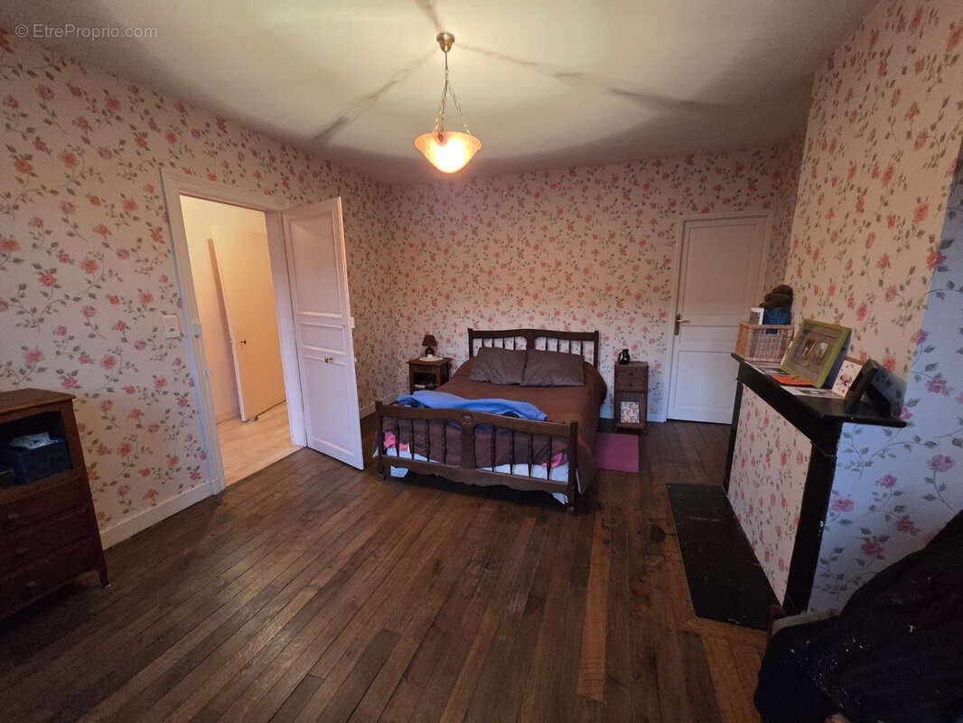 Maison à MAUBERT-FONTAINE