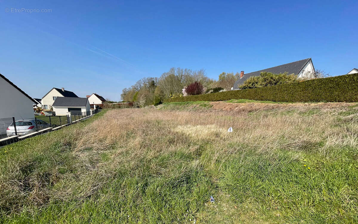 Terrain à OISEMONT