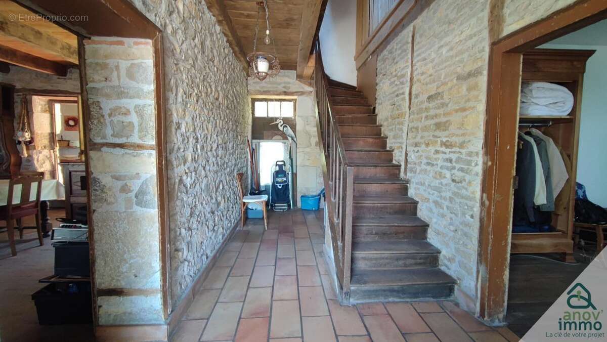 Maison à MAUPREVOIR