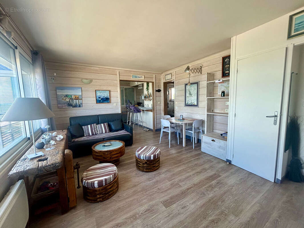 Appartement à FOURAS