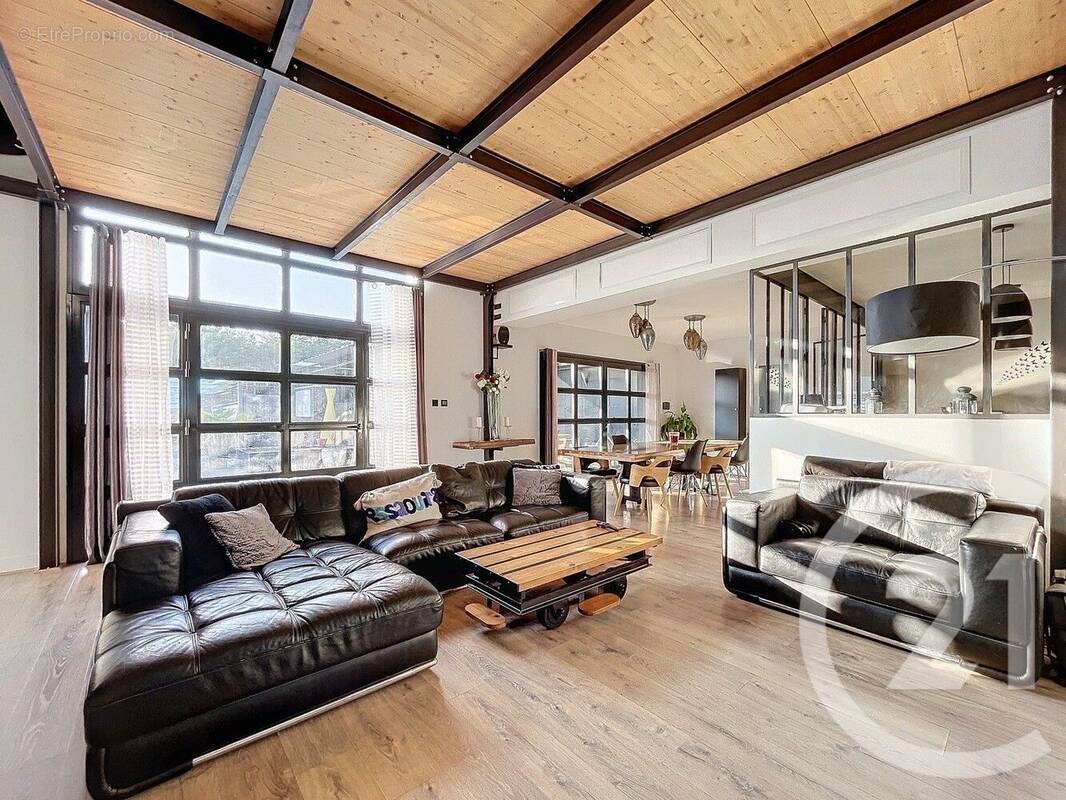 Maison à SAINT-MARTIN-LA-PLAINE