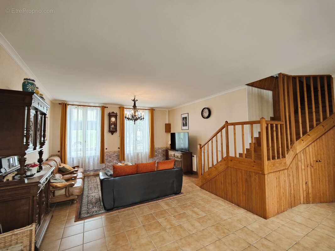 Maison à BUSSY-EN-OTHE