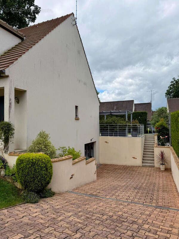Maison Lamorlaye 7 pièce(s) 165 m2 - photo 14