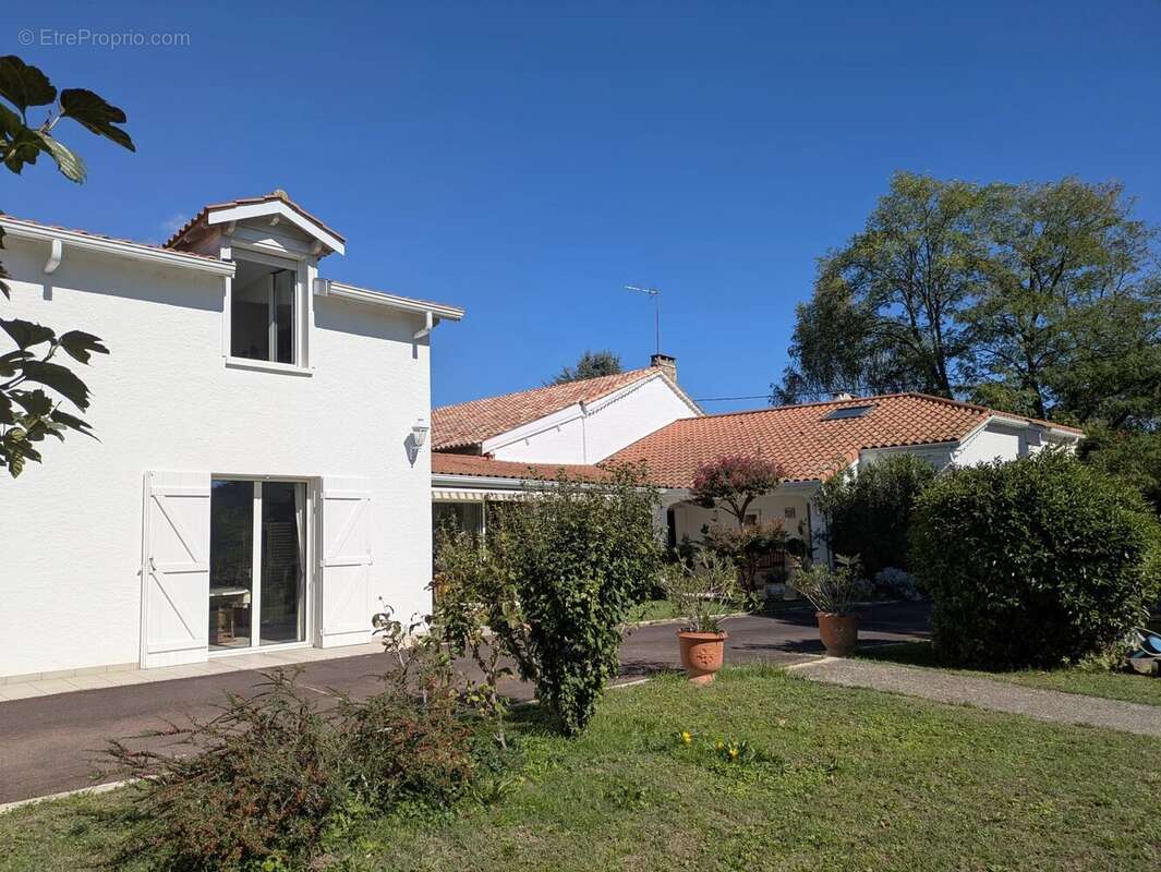 Maison à SAINT-SYLVESTRE-SUR-LOT