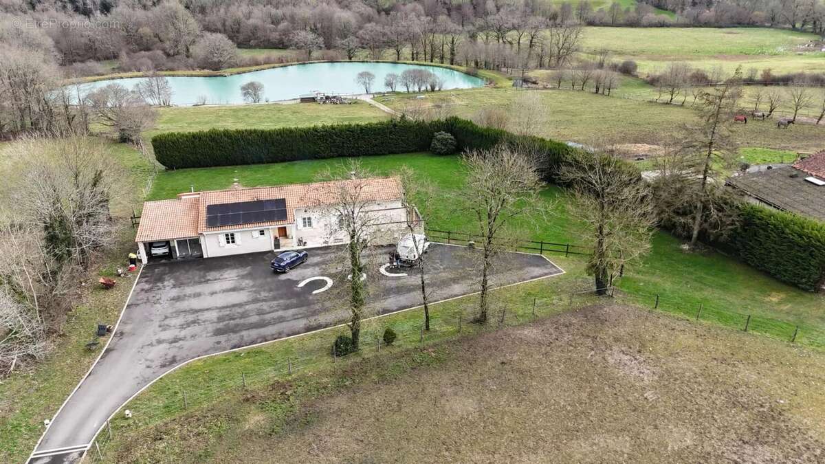 Maison à ROUMAZIERES-LOUBERT