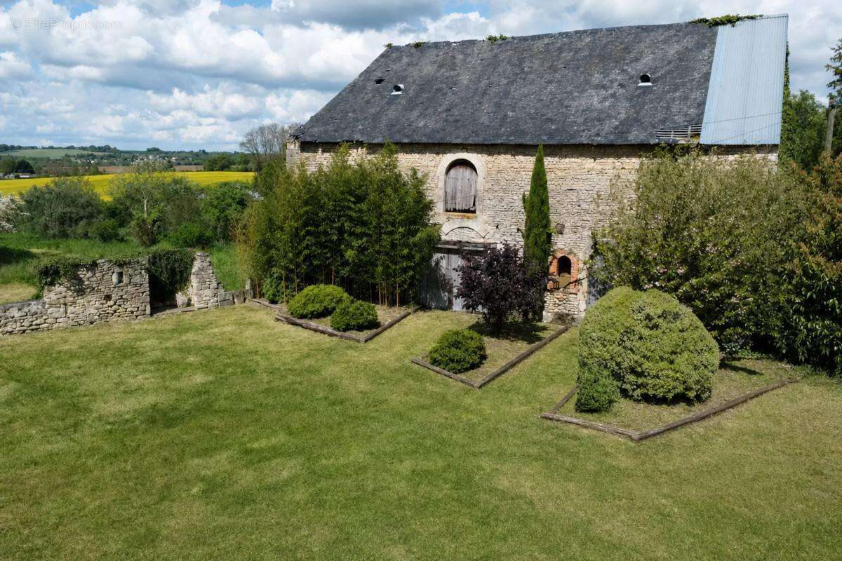 Maison à SAINT-OUEN-EN-CHAMPAGNE