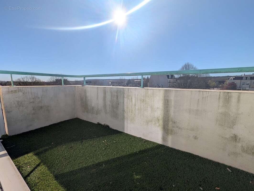 Appartement à LES CLAYES-SOUS-BOIS