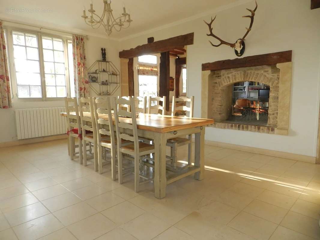 Maison à SAINT-PIERRE-SUR-DIVES