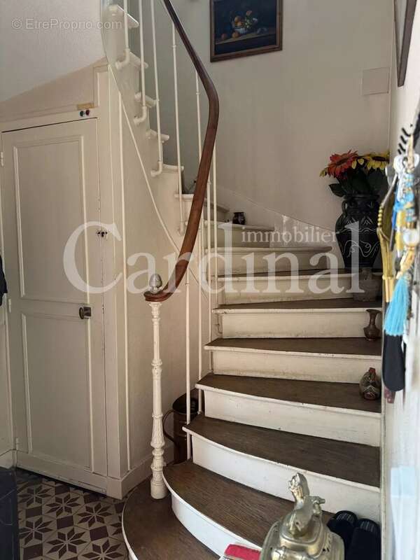 Maison à VILLE-D'AVRAY