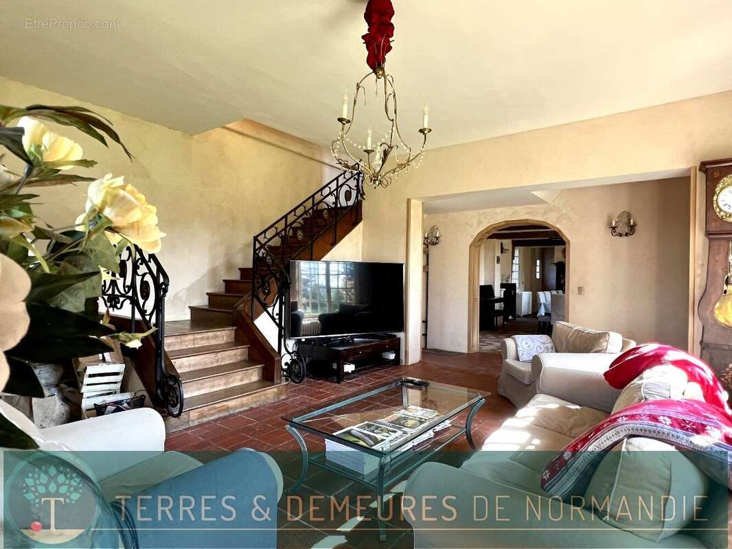 Maison à BOURG-ACHARD