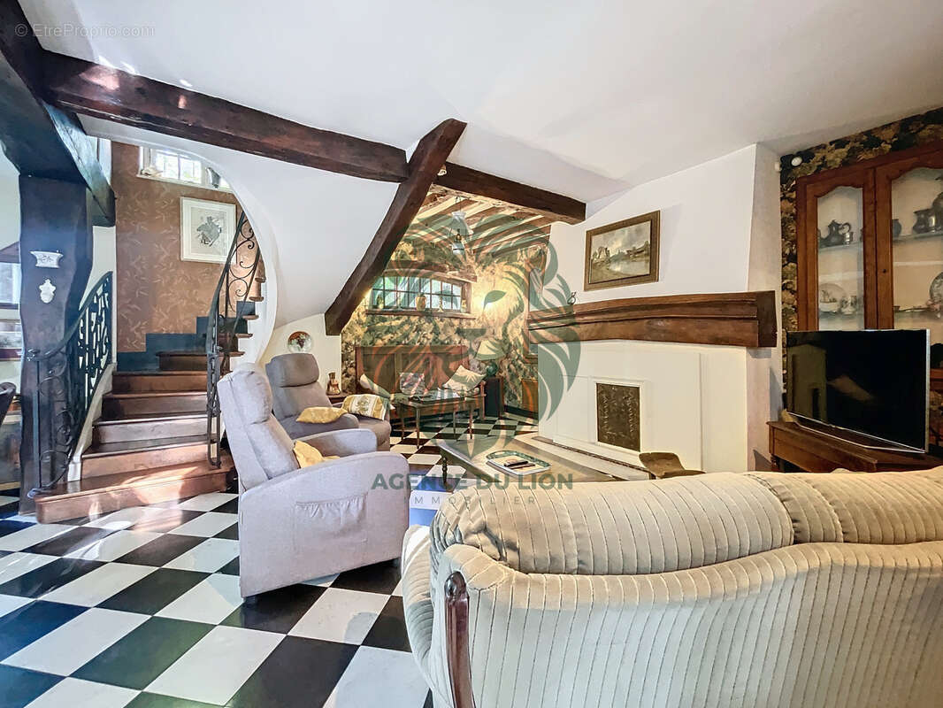 Maison à BEAUCHAMP