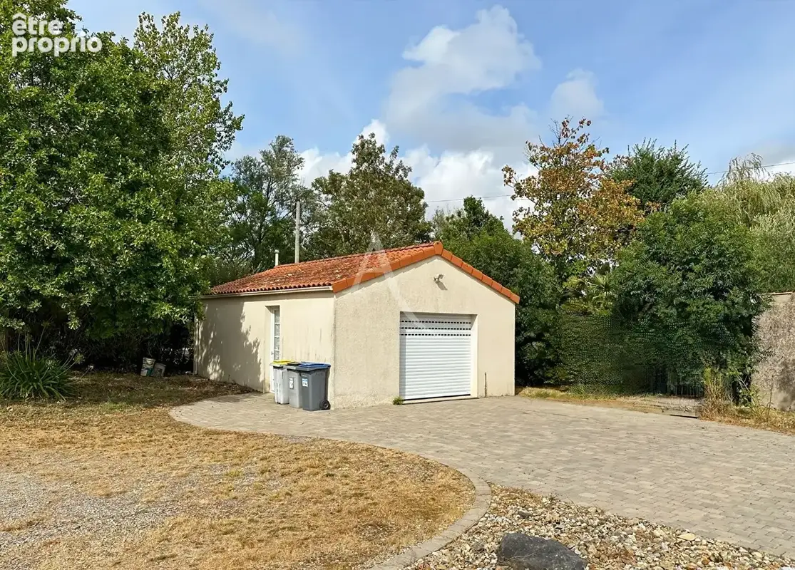 Maison 3 chambres + 261m² de dépendances - photo 8