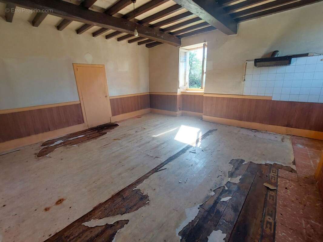 20260410113318 - Maison à AURIGNAC
