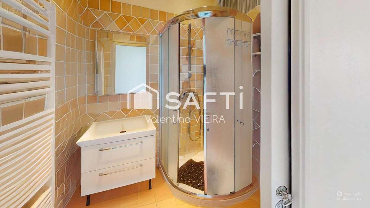 Appartement 70 m² à Saint-Raphael  - photo 9