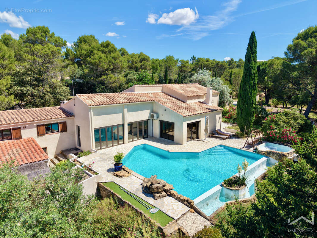 Maison à UCHAUX