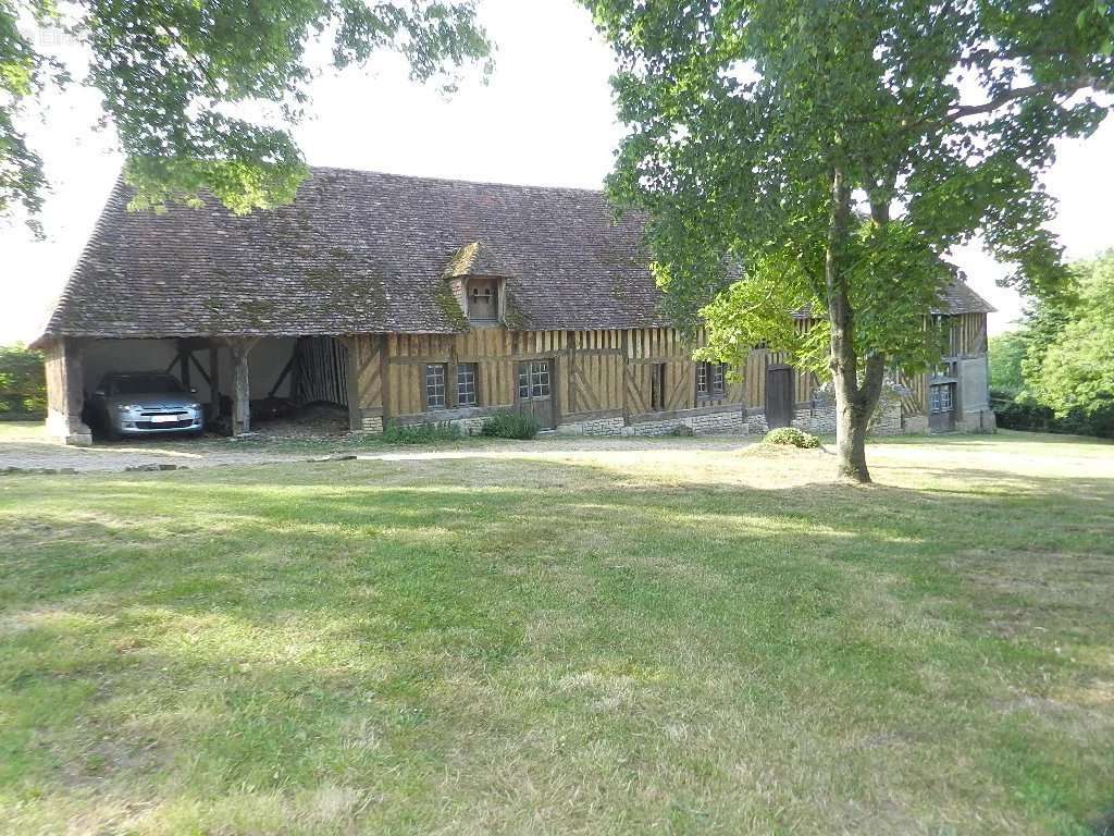 Maison à SAINT-PIERRE-SUR-DIVES