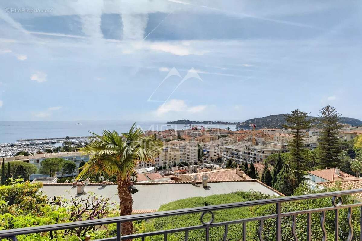 Appartement à BEAULIEU-SUR-MER