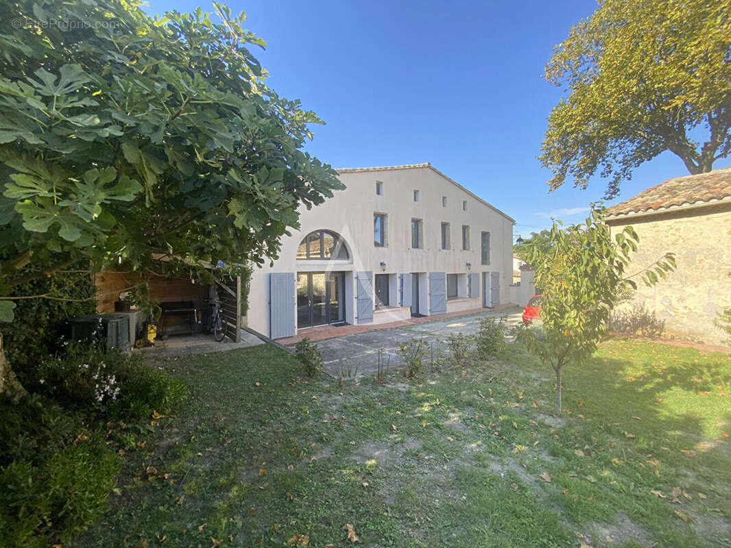 Maison à VILLENEUVE-LA-COMPTAL