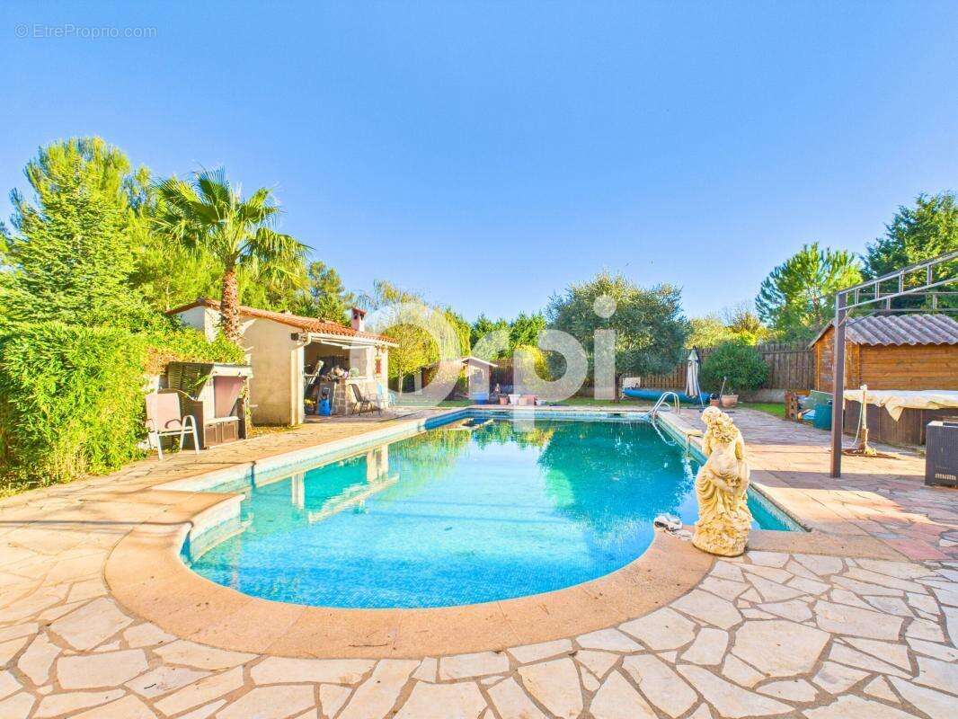 Maison à TOURRETTES