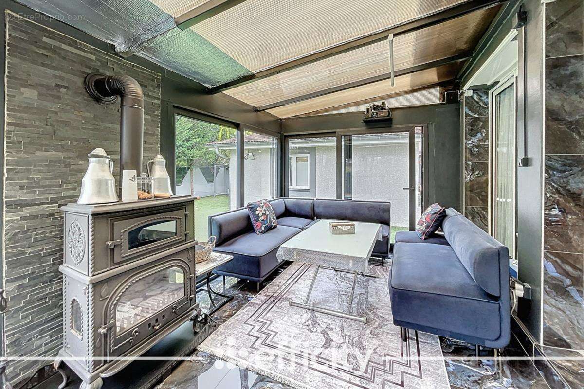 Maison à CHARVIEU-CHAVAGNEUX