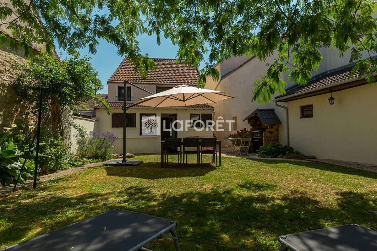 Maison à PONTAULT-COMBAULT