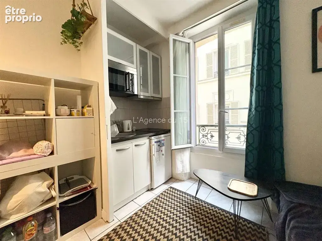 Cambronne - segur / ravissant studio / vendu libre / vrais wc/ - photo 2