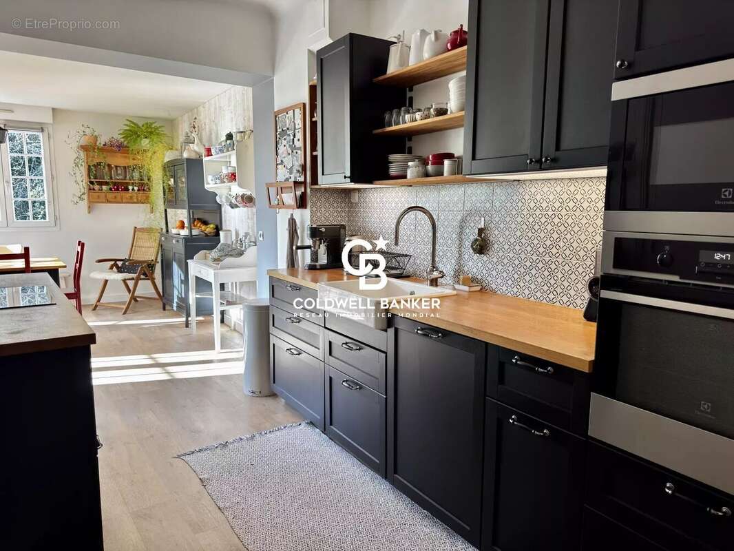 Maison à SAINT-CYR-SUR-LOIRE