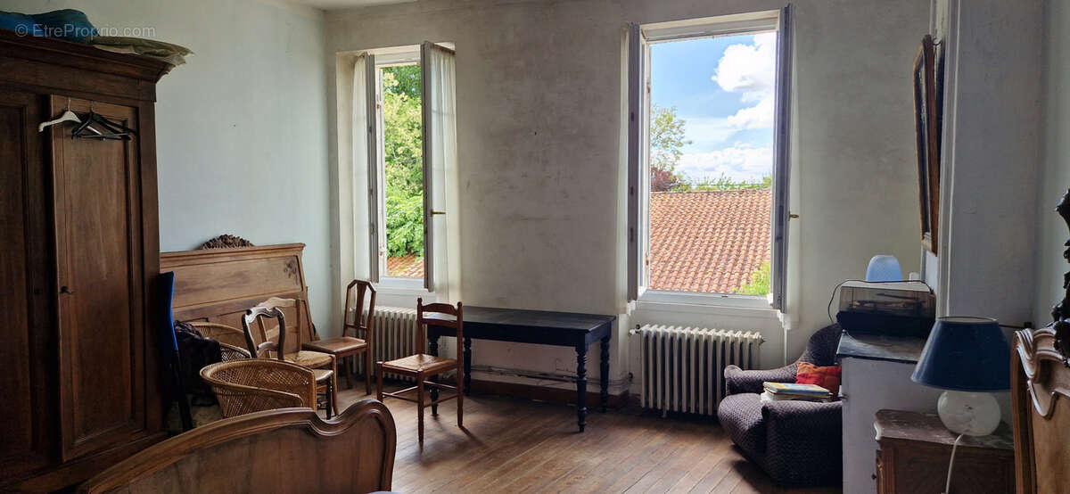 belle maison pierre carreaux de gironde cheminée parquets et jardin - photo 8