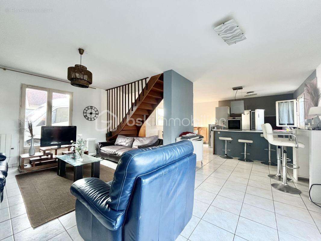 Maison à LES MUREAUX