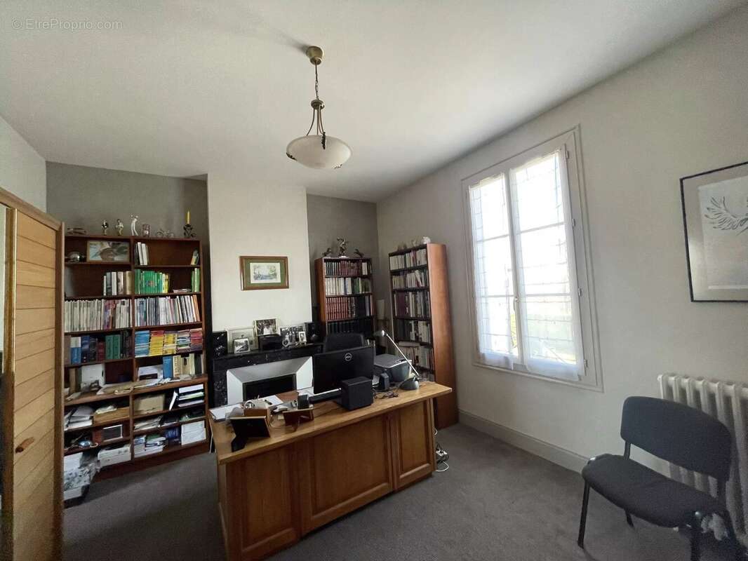 Maison à MONTREUIL-BELLAY