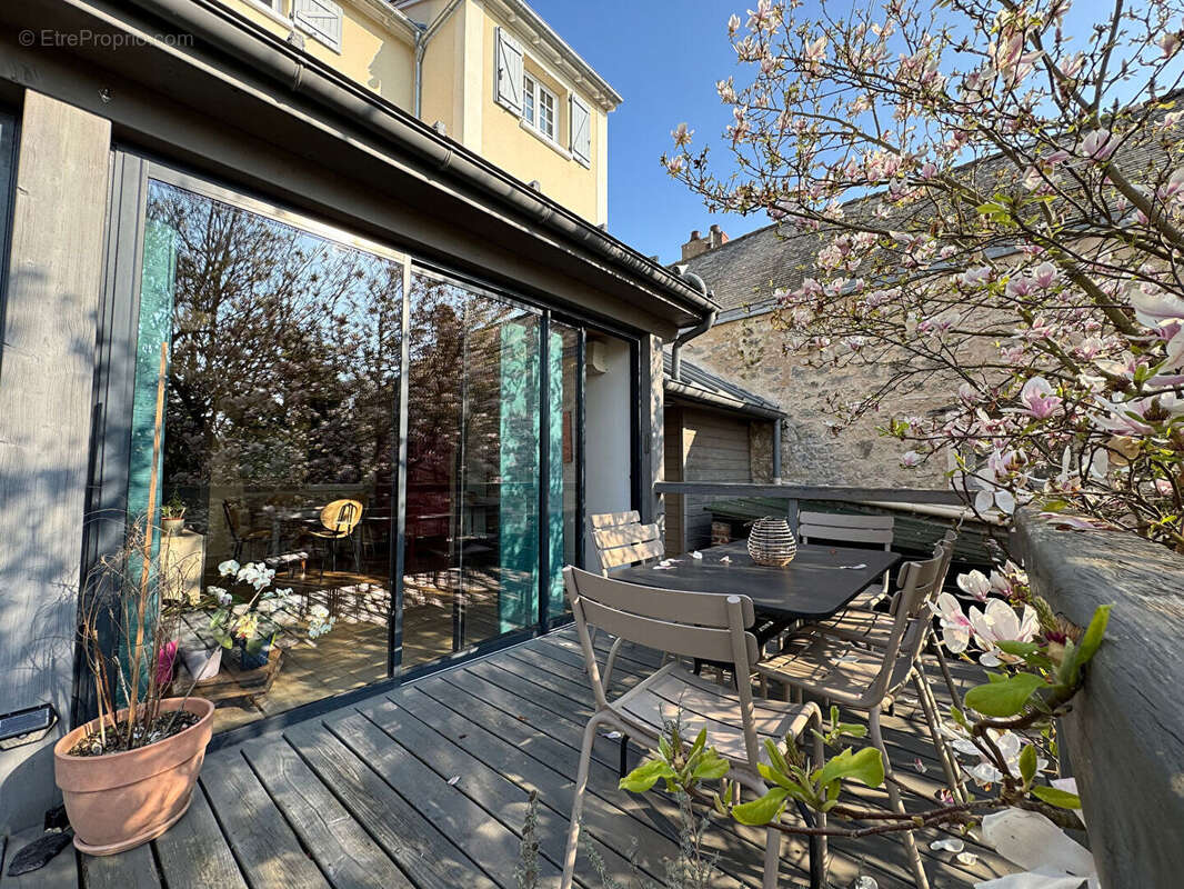 Maison à SAINT-NOM-LA-BRETECHE