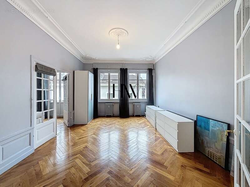 Appartement haussmannien de 161 m² – Centre-ville d’Annemasse – Idéal frontalier Genève - photo 3