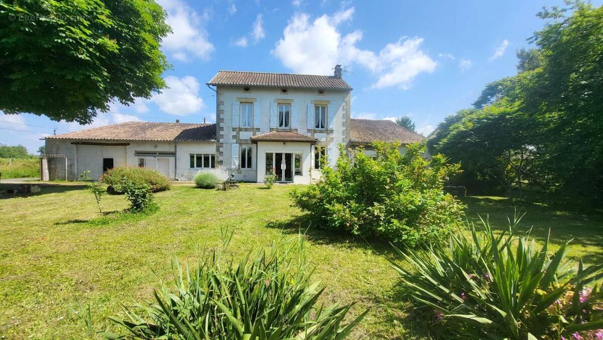 Maison à SAINT-AVIT-SAINT-NAZAIRE