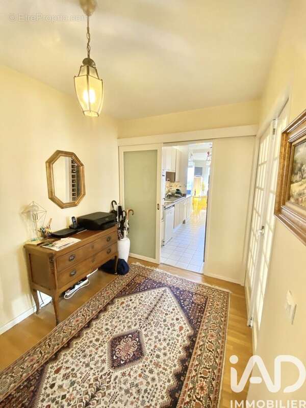 Photo 2 - Appartement à SURESNES